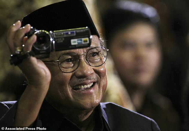 BJ Habibie Wafat Usia 83 di RSGS Pukul 18:05