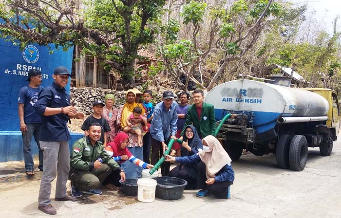 Polbangtan YoMa Salurkan Bantuan Air Bersih 20 Tangki ke Gunungkidul