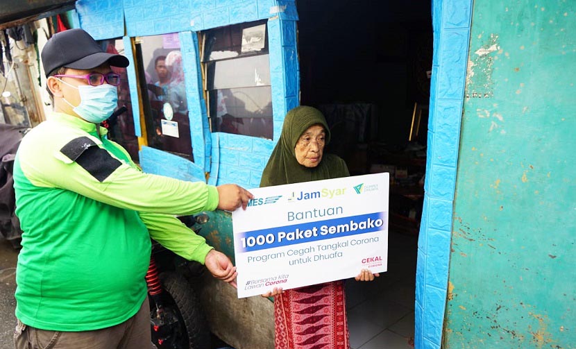 Tangkal Covid-19, Jamsyar Bantu 1.000 Paket Sembako untuk Dhuafa