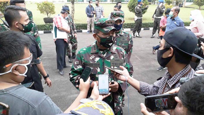 Pangdam Siliwangi Kawal Distribusi Beras Warga Miskin via Markas Kodim