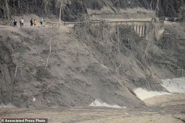 27 Hilang, 22 Tewas Akibat Erupsi Semeru