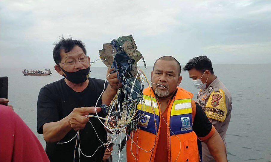 Sriwijaya Air SJ182 Diperkirakan Jatuh dari Ketinggian 10 Ribu Kaki 