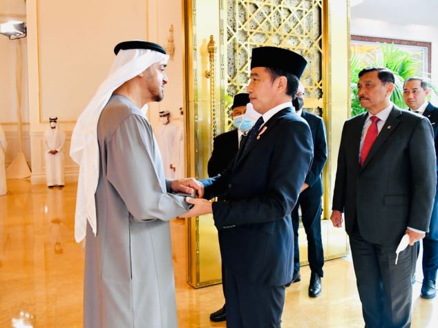 Singgah di Abu Dhabi, Jokowi Sampaikan Belasungkawa Wafatnya Presiden UEA