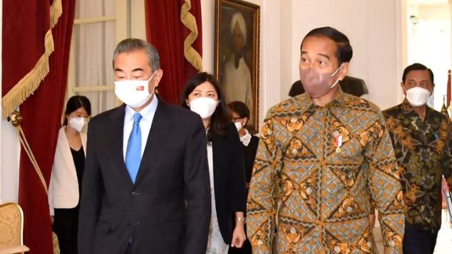 Menlu China Temui Presiden Jokowi, Apresiasi Upaya Damaikan Konflik Rusia-Ukraina