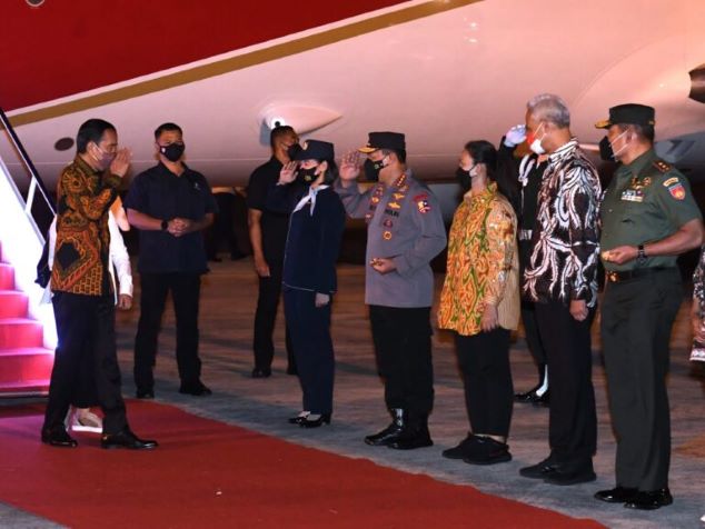 Flying to Semarang, President Jokowi to Attend Bhayangkara Day Ceremony