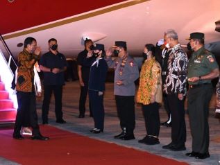 Terbang ke Semarang, Jokowi Hadiri Upacara Hari Bhayangkara