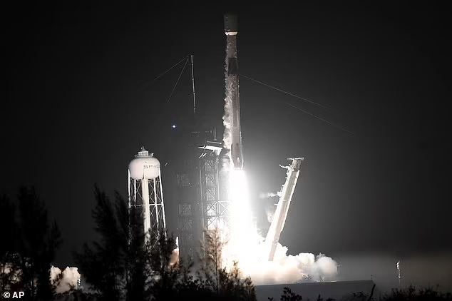 Penerbangan ke 200, SpaceX Berhasil Terbangkan Falcon-9