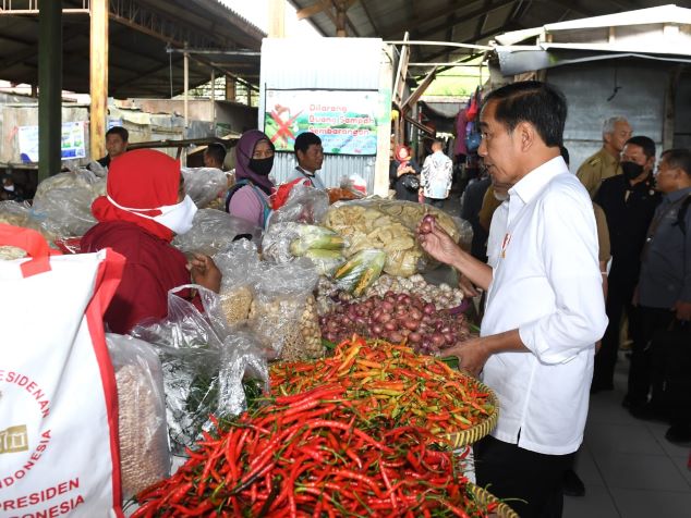 Jelang Lebaran, Presiden Jokowi Tinjau Harga Sembako di Pasar Boyolali 