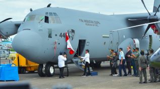 Presiden Jokowi Saksikan Penyerahan Pesawat Hercules ke TNI AU