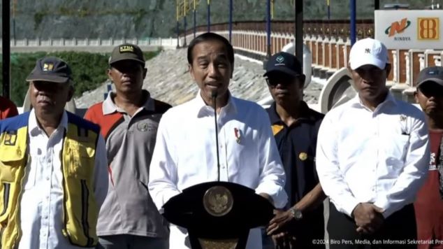 President Jokowi Encourages Increased Connectivity to Productive Areas in NTB