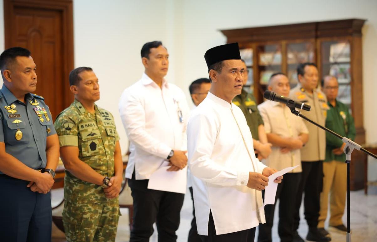 Mentan Amran: "Beras Ilegal Ditindak sebelum Sandar di Batam"