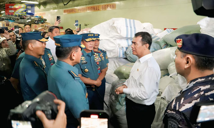 Mentan: Kolaborasi Kementan&ndash;TNI AL Percepat Distribusi Bantuan Bencana Sumatera