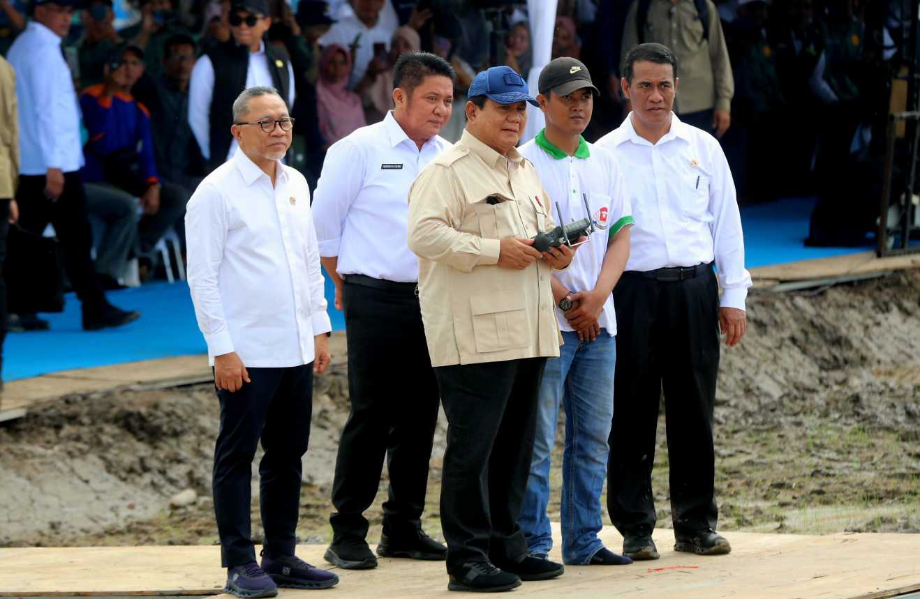 Presiden Prabowo didampingi Mentan Pimpin Tanam Padi Serentak 14 Provinsi