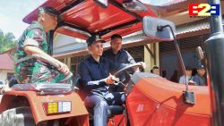 Swasembada Pangan, Kementan Serahkan Alsintan 10 unit TR4 bagi Petani Aceh Barat