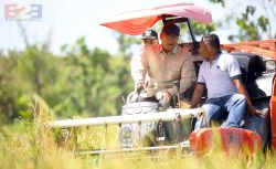 Wamentan Penuhi Keinginan Petani! Combine Harvester & Sumur Bor bagi Ngawi