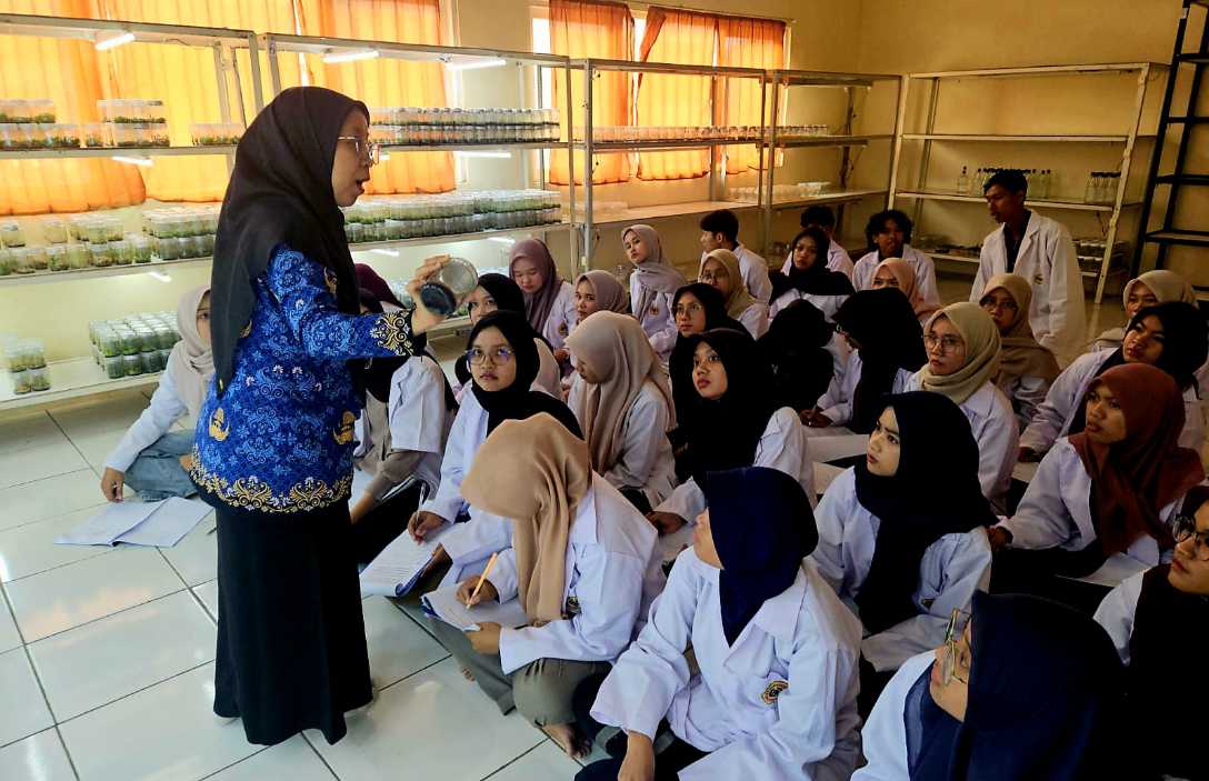 Mahasiswa Faperta Unlam Kunjungi Lab Kultur Jaringan SMK-PPN Kementan 