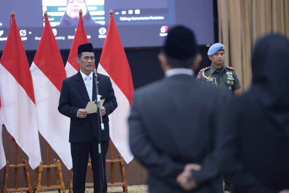 Indonesian Agriculture Minister Induct Echelon Two Ministry Officials