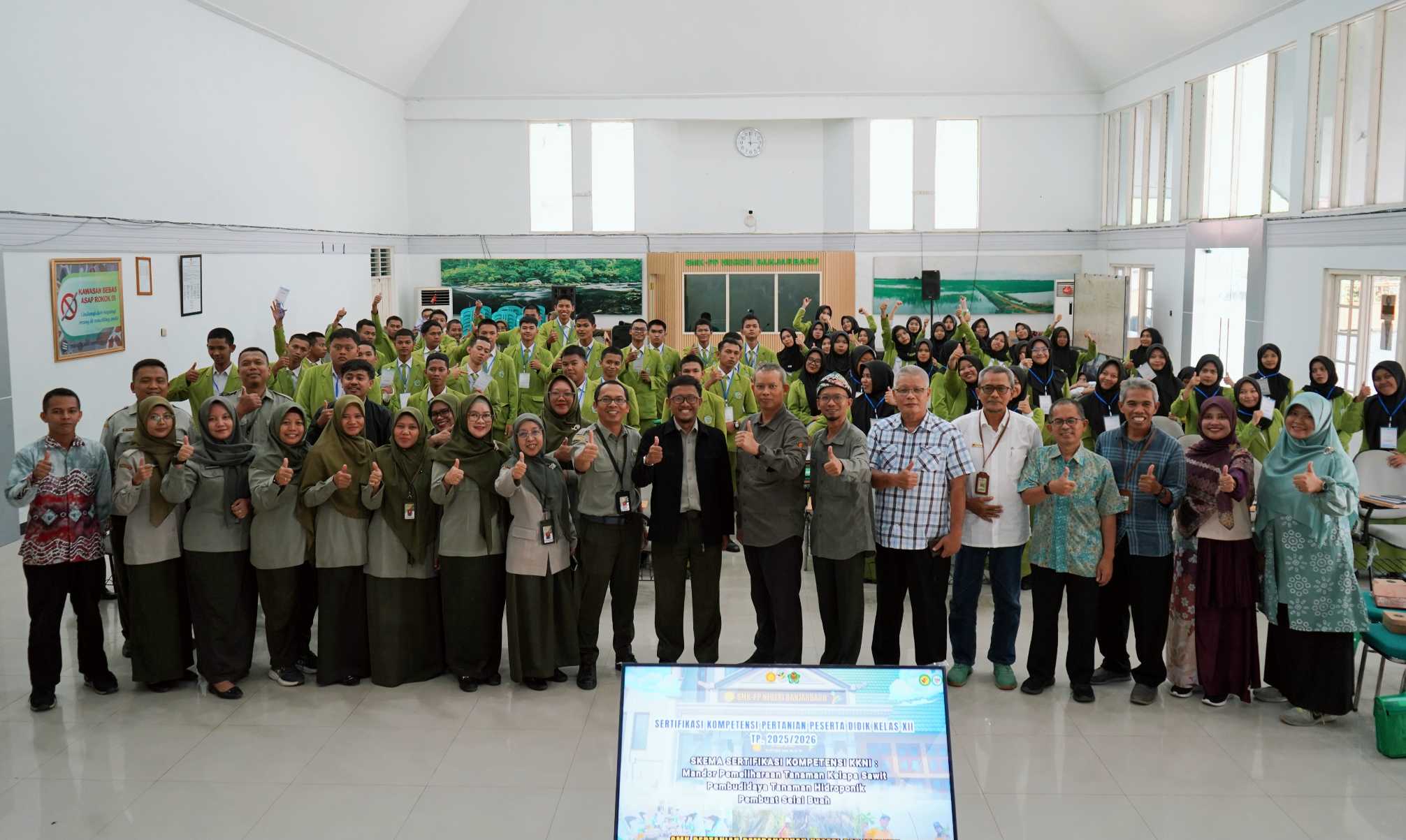 Cetak SDM Kompeten, 82 Siswa SMK-PP Kementan di Banjarbaru Lulus Uji Sertifikasi<br><i>Millennial Farmers Development are the Target of Indonesia`s SMKPPN Banjarbaru</i> Millennial Farmers Development are the Target of Indonesia`s SMKPPN Banjarbaru