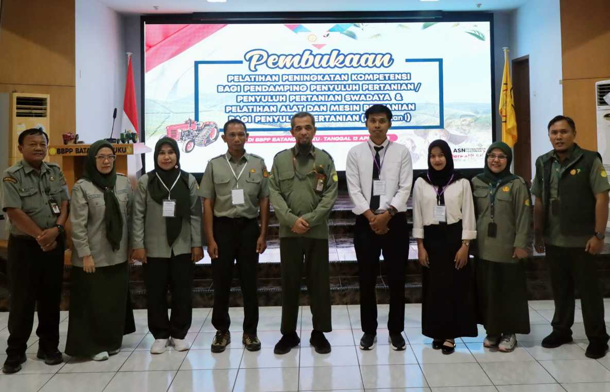 Bukan cuma Budidaya, Kementan Bekali Penyuluh Kuasai Teknologi Alsintan<br><i>Sulawesi`s Batangkaluku Agricultural Training Center Support Indonesian Farmers</i> Sulawesi`s Batangkaluku Agricultural Training Center Support Indonesian Farmers