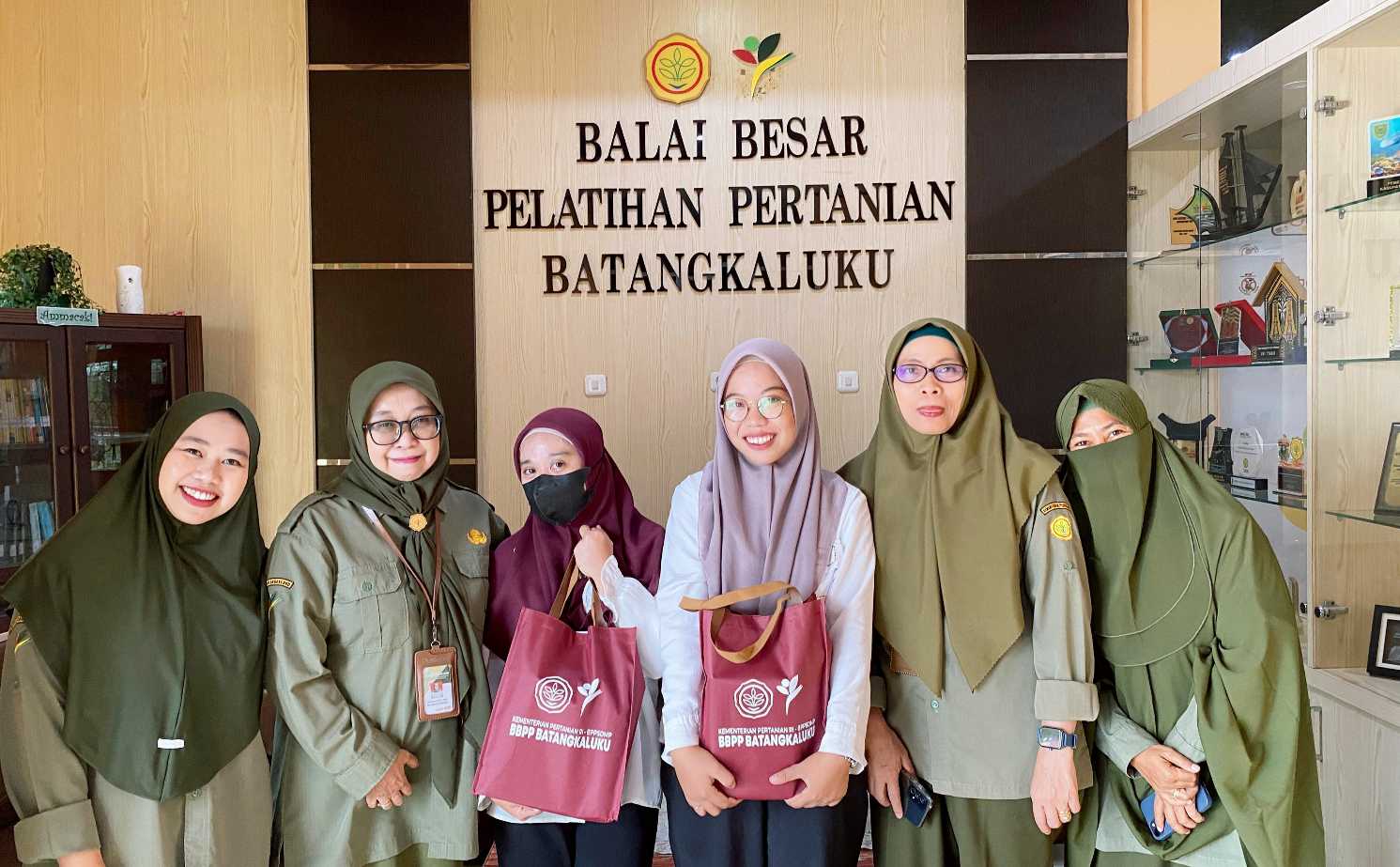 Sertifikasi Profesi, UPT Pelatihan Kementan Gembleng 6 Bulan Peserta Maganghub<br><i>South Sulawesi`s Batangkaluku Agricultural Training Center Support Indonesian Farmers</i> South Sulawesi`s Batangkaluku Agricultural Training Center Support Indonesian Farmers