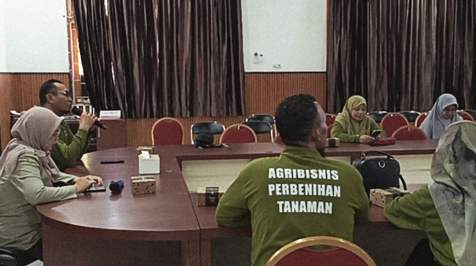 Guru SMKN 1 Babat Supat `Kunjungan Edukasi` pada UPT Kementan di Banyuasin<br><i>Millennial Farmers Development are the Target of Indonesia`s SMKPPN Sembawa</i> Millennial Farmers Development are the Target of Indonesia`s SMKPPN Sembawa