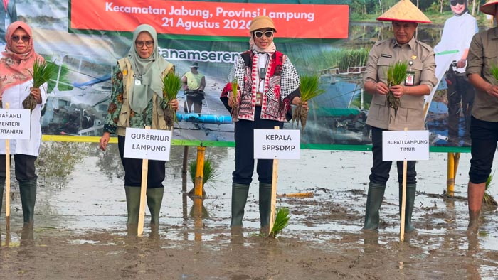 Indonesian Govt Support the Farmers to Increase National Food Production