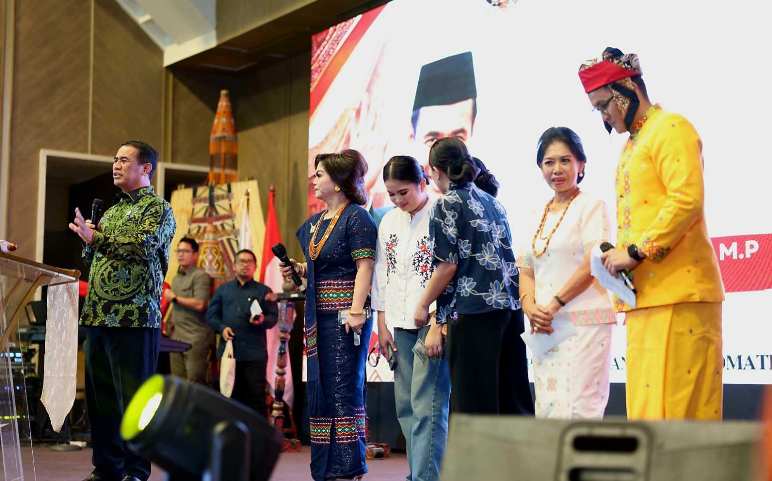 Mentan Amran Ajak Masyarakat Toraja Kembangkan Komoditas Unggulan Daerah