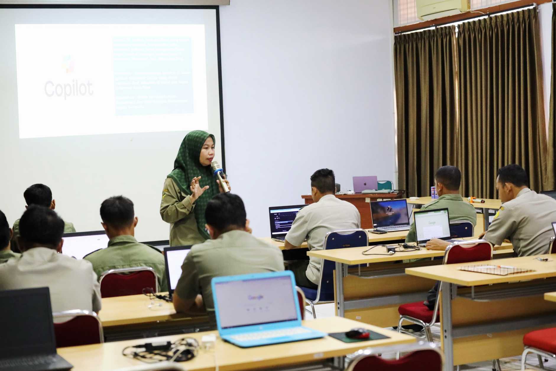 Pelatihan AI, UPT Kementan Tingkatkan Kompetensi ASN Terapkan Digitalisasi<br><i>Sulawesi`s Batangkaluku Agricultural Training Center Support Indonesian Farmers</i> Sulawesi`s Batangkaluku Agricultural Training Center Support Indonesian Farmers