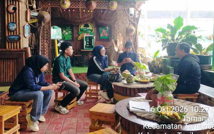 Bertani jadi Pengalaman Menarik, P4S Arjuna Farm Kenalkan Pertanian pada Gen Z<br><i>West Java`s Lembang Agricultural Training Center Support Indonesian Farmers</i> West Java`s Lembang Agricultural Training Center Support Indonesian Farmers