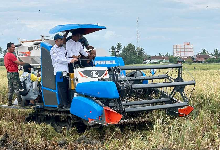Sinergi Kementan & Pemkab Sidrap, Bukti Komitmen Swasembada Pangan<br><i>Sulawesi`s Batangkaluku Agricultural Training Center Support Indonesian Farmers</i> Sulawesi`s Batangkaluku Agricultural Training Center Support Indonesian Farmers