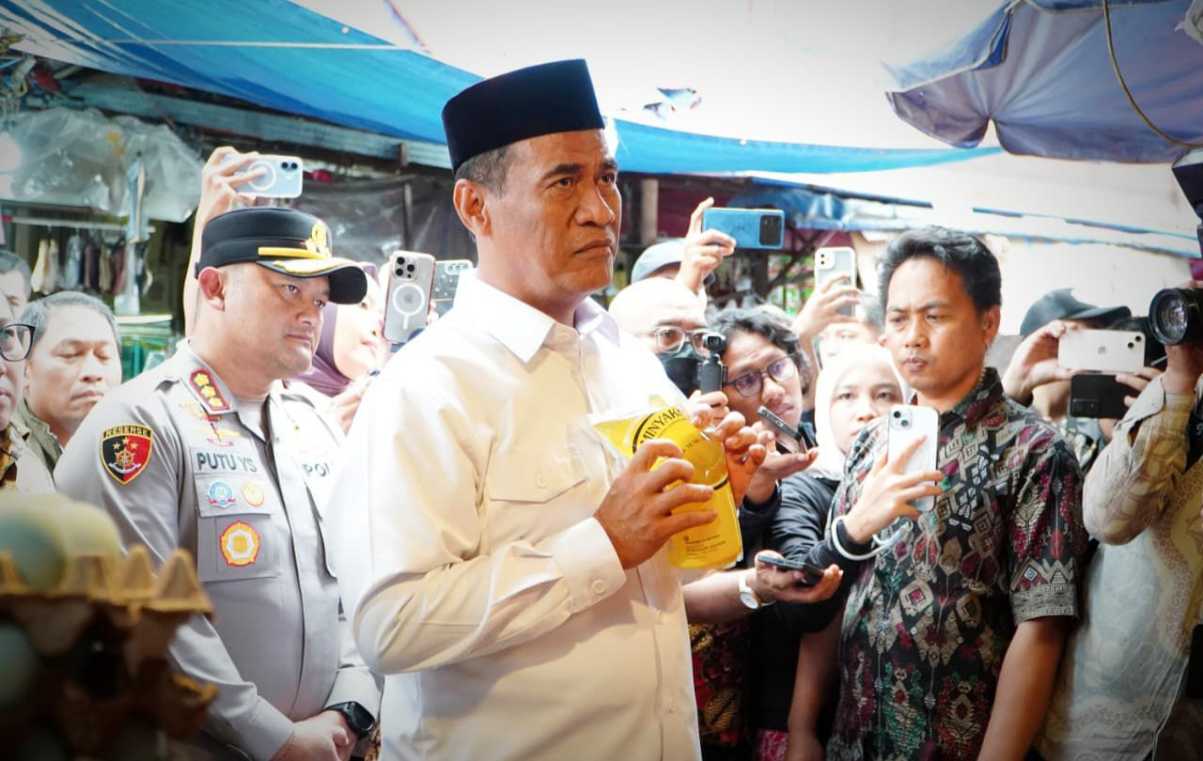 MinyaKita Bermasalah Tahun Lalu Ditemukan, Mentan Minta Satgas Pangan Usut Tuntas Residu di Pasar<br><i>Indonesian Govt Increase of Cooking Oil for Consumers across the Country</i> Indonesian Govt Increase of Cooking Oil for Consumers across the Country
