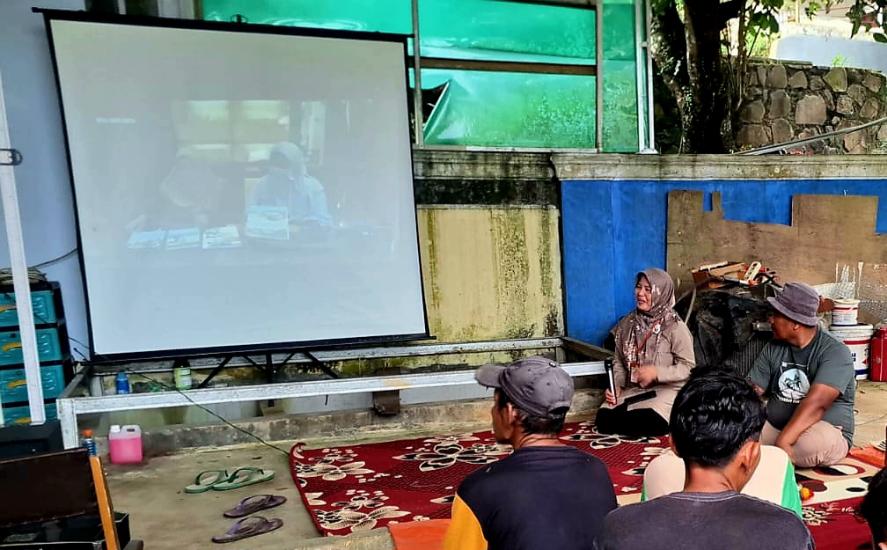 The Agricultural Library Support Indonesian Farmers to Attain Food Self-sufficiency