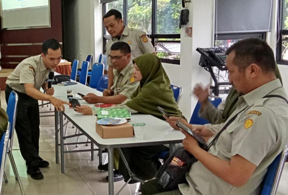 The Agricultural Library Support Indonesian Farmers to Attain Food Self-sufficiency