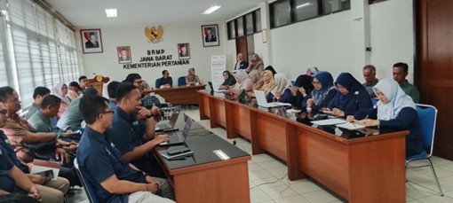 The Agricultural Library Support Indonesian Farmers to Attain Food Self-sufficiency