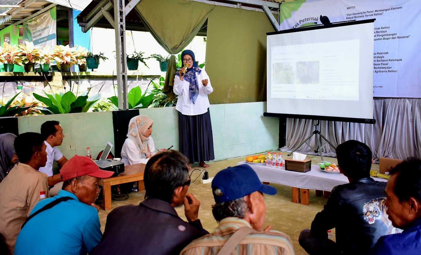 The Agricultural Library Support Indonesian Farmers to Attain Food Self-sufficiency