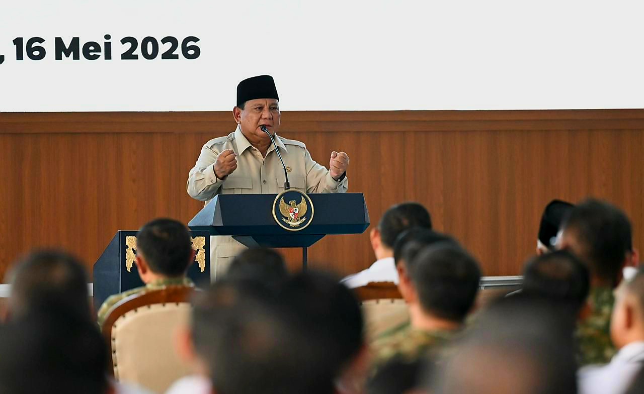 Presiden Prabowo Apresiasi Mentan: Pertanian Kuat, Indonesia Kini Dilirik Dunia<br><i>President Subianto Hailed Amran Sulaiman as the Indonesia`s Good Minister</i> President Subianto Hailed Amran Sulaiman as the Indonesia`s Good Minister
