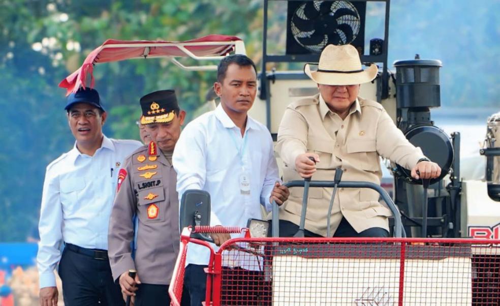 Dunia Krisis Pangan, RI justru Surplus karena Kinerja Mentan Amran beserta Tim Pertanian