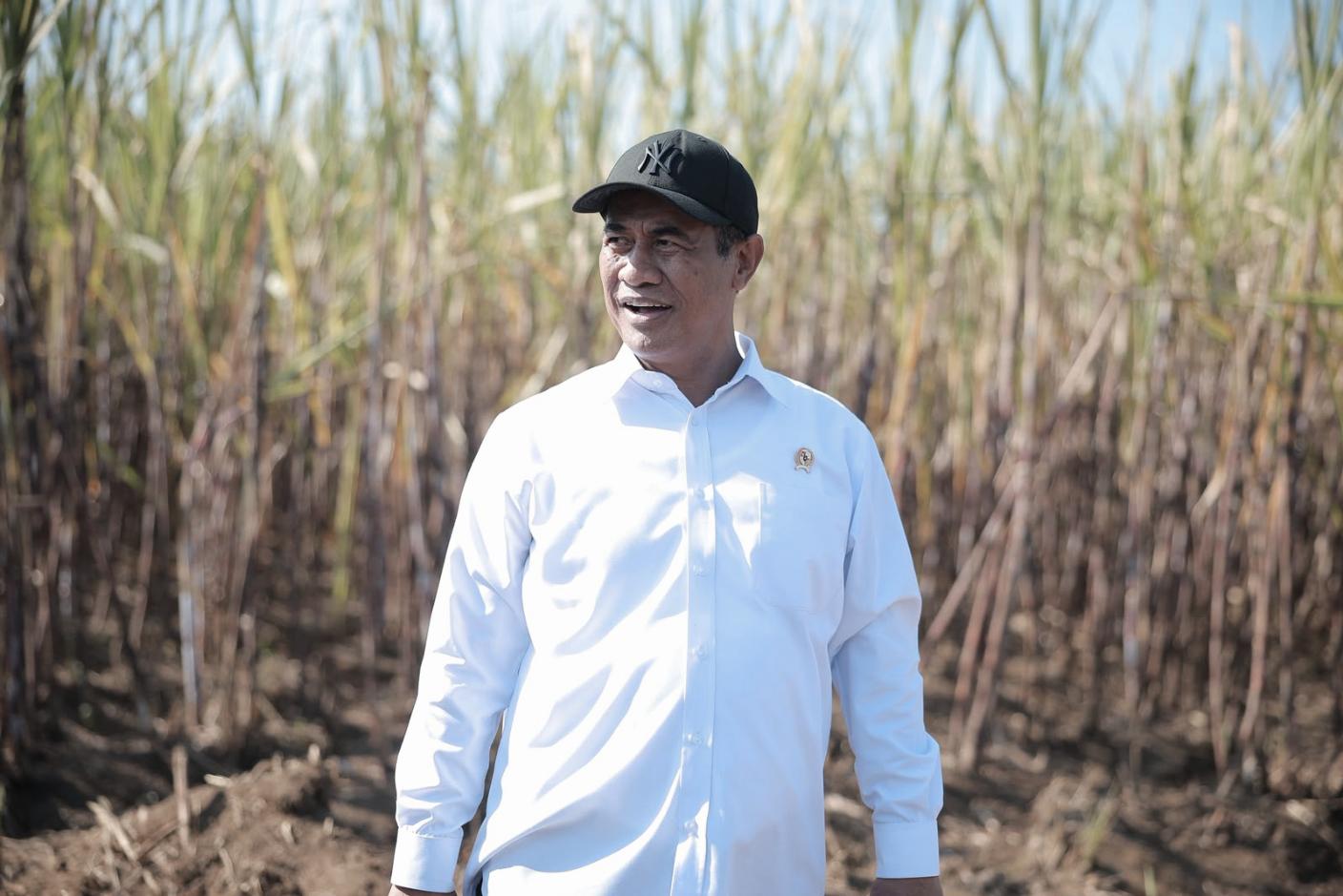 Target Swasembada Gula 2 Tahun, Presiden Prabowo ke Mentan Amran: “Jangan Masuk Rumah Sakit, Negara dan Bangsa masih Butuh Kau”<br><i>Indonesian Govt Increase of Sugar Production across the Country</i> Indonesian Govt Increase of Sugar Production across the Country