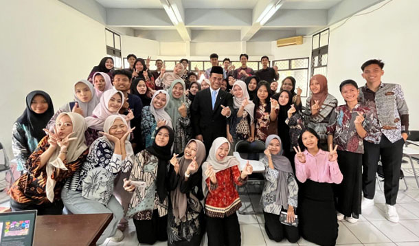 Nostalgia di Unhas, Mentan: Mahasiswa Harus Bermimpi Besar