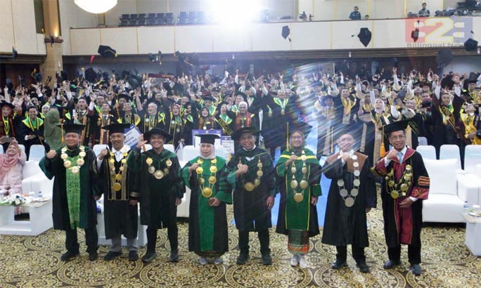 Kukuhkan 1.532 Lulusan Polbangtan/PEPI, Kementan Perkuat SDM Pertanian<br><i>Millennial Farmers Development are the Target of Indonesia`s Polbangtan Bogor</i> Millennial Farmers Development are the Target of Indonesia`s Polbangtan Bogor