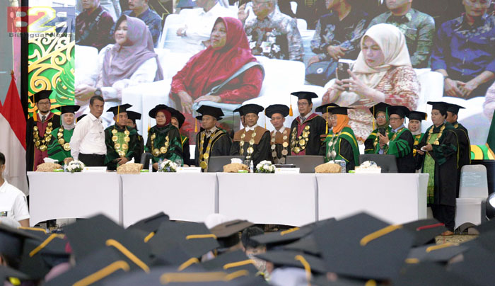 Mentan Beri Modal Kerja Wisudawan Yatim, “Saatnya Mandiri, Bahagiakan Orangtua”<br><i>Millennial Farmers Development are the Target of Indonesia`s Agriculture Ministry</i> Millennial Farmers Development are the Target of Indonesia`s Agriculture Ministry