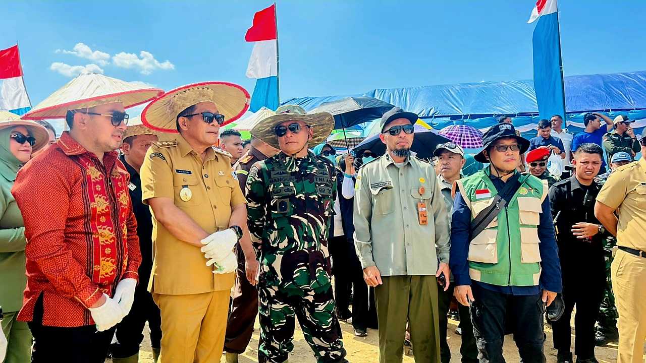 Pertanian Modern, Drone Turun ke Sawah Konawe Sultra Dukung Swasembada<br><i>Sulawesi`s Batangkaluku Agricultural Training Center Support Indonesian Farmers</i> Sulawesi`s Batangkaluku Agricultural Training Center Support Indonesian Farmers