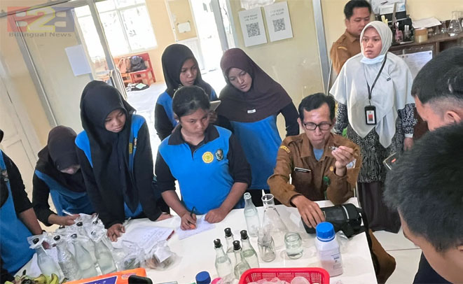 Tingkatkan Skill, Guru & Siswa SMKPP Kementan Belajar Perbanyakan Anggrek secara Kultur Jaringan