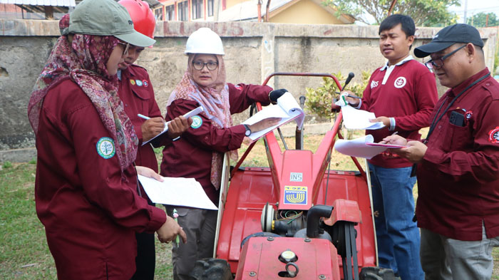 Penguatan SDM Mekanisasi Pertanian, Polbangtan Bogor ikuti Sertifikasi Teknisi<br><i>Millennial Farmers Development are the Target of Indonesia`s Polbangtan Bogor</i> Millennial Farmers Development are the Target of Indonesia`s Polbangtan Bogor